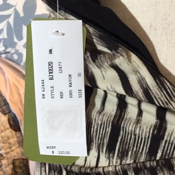 Dress - Picture 3 of 5